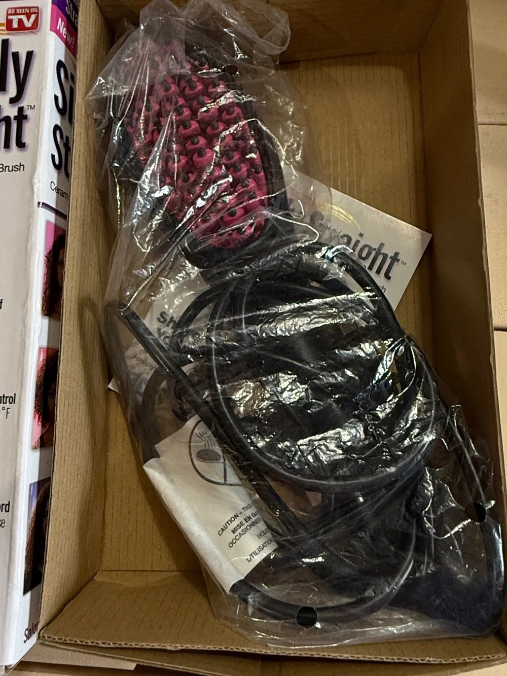 Ceramic Straightening Brush - Black with Pink Trim